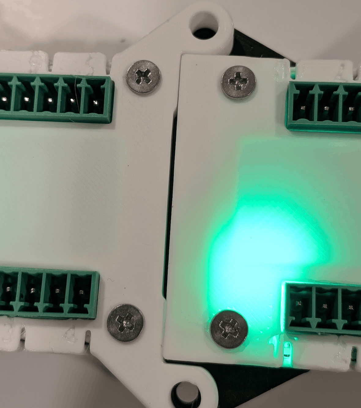 Several cue modules chained to a single receiver, LEDs lit during continuity check